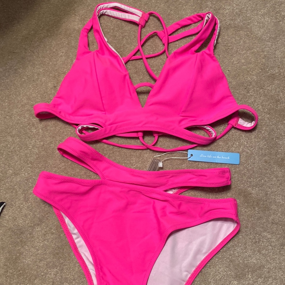 Bathing suit - Picture 2 of 3